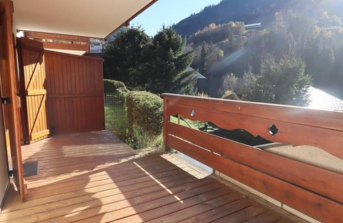 Beaufort Apartment | Sunny Apartment in Beaufort: 2BR, 4-6 Guests, Parking, Terrace, Stunning Mountain Views