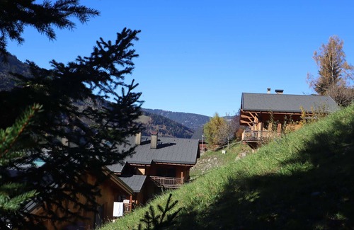 Beaufort Apartment | Sunny Apartment in Beaufort: 2BR, 4-6 Guests, Parking, Terrace, Stunning Mountain Views