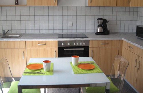 Regensburg Apartment | Sunny apartment (99 sqm) with balcony for up to 5 people