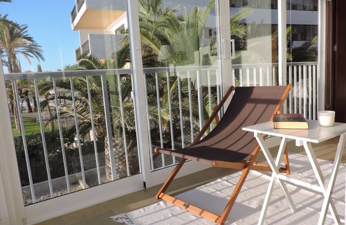 Altea Apartment | Sunny apartment in 1st line with views and private access to the beach