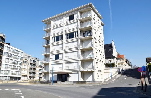 Koksijde-Bad Apartment | Sunny apartment in Koksijde with coastal views