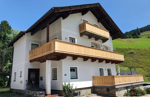 Dienten am Hochkoenig Apartment | Sunny apartment with a large terrace