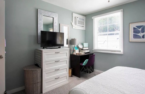 White Street Gallery District House | Sunny Apartment with a Large Deck and Great View