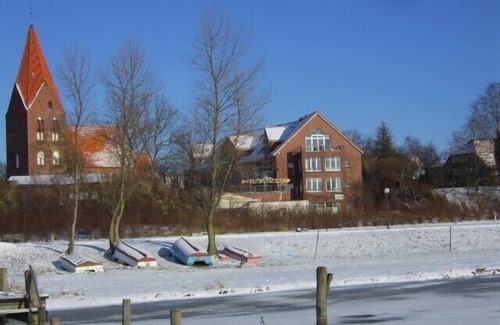 Alt Gaarz Apartment | Sunny apartment with panoramic views of the lagoon, 100 m from the beach