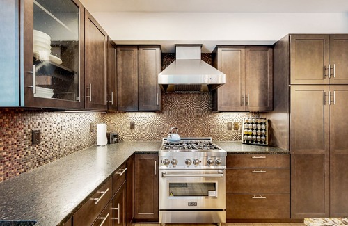 Gold Beach Apartment | Sunny apartments with fireplace, partial ocean views, washer/dryer, grill & AC
