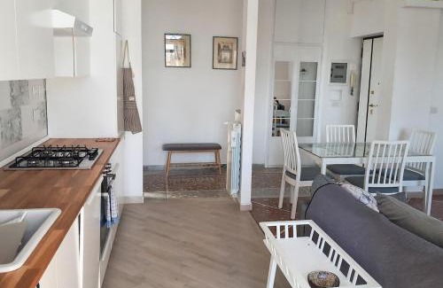 Cassia Apartment | Sunny Apt 20 min St Peter by train