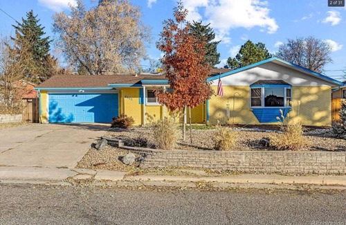 Scenic Heights Apartment | Sunny Beach House of Olde Town Arvada