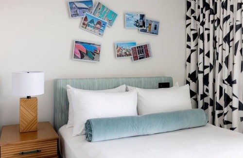 South Yarmouth Hotel | Sunny Beachfront Room w/Pool View:Family Fun w/Pool & Scenic Afternoon Stroll