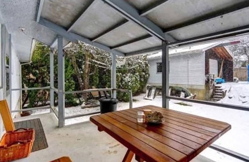 New Westminster House | Sunny Big Basement Room with shared bathroom