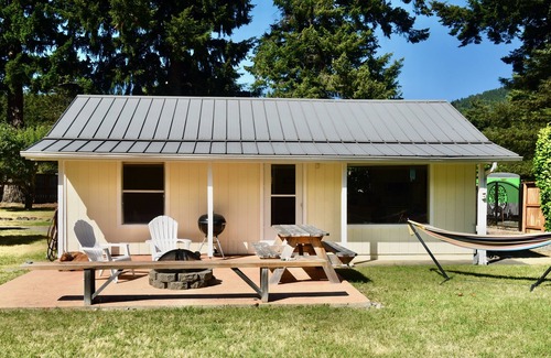 Gold Beach Cabin | Sunny Cabin on the Rogue River at Gold Beach
