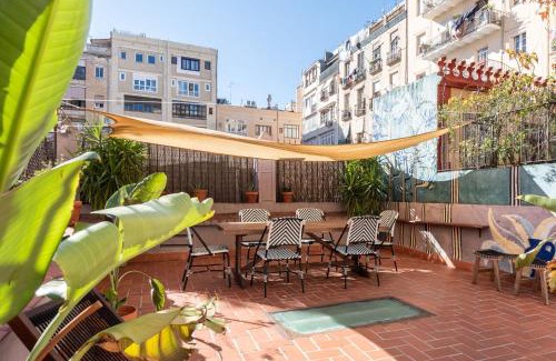 L'Antiga Esquerra de l'Eixample Apartment | Sunny Central Apartment with 100sqm Terrace in Barcelona