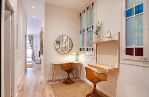 L'Antiga Esquerra de l'Eixample Apartment | Sunny Central Apartment with 100sqm Terrace in Barcelona