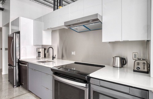 Central Square Apartment | Sunny Central Square Jr 1BR w/W/D & Gym, nr Central T, by Blueground