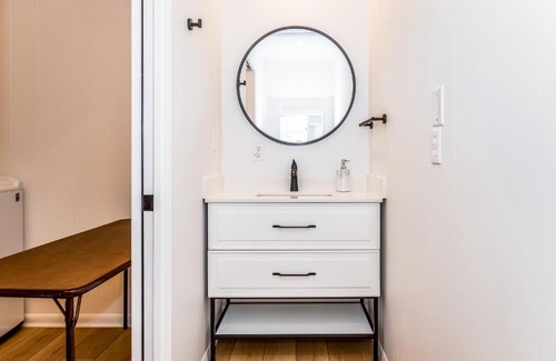 Tranquil Harbour House | Sunny & Chair