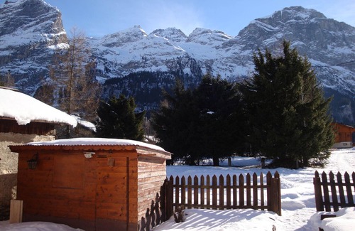 Pralognan-la-Vanoise Ski Chalet | Sunny Chalet with Garden, Sleeps 6, Close to Shops & Skiing