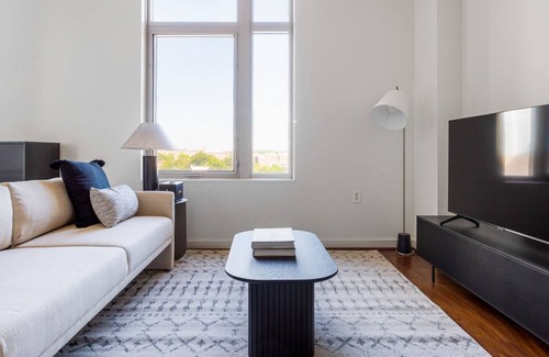 Columbia Heights Apartment | Sunny Clarendon 1BR W/D, Concierge & Gym, steps to WF, by Blueground