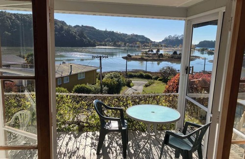 Kaiteriteri House | Sunny, Classic Kiwi Beach House! Central to Beach and mountain bike park