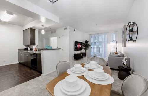 Del Rey Apartment | Sunny & Comfortable 1BR Retreat by Marina with Free Parking