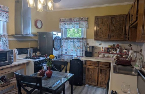 Montclair Apartment | Sunny & Comfortable: Walk To Shop, Eat & NYC Train