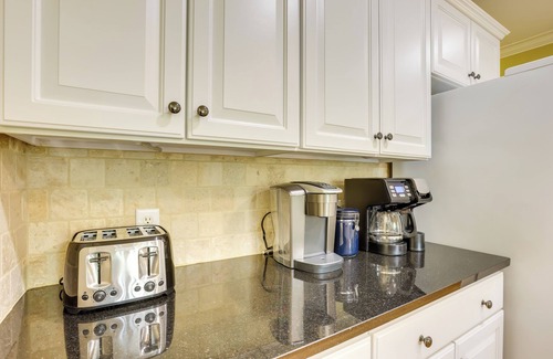 Cropwell Apartment | Sunny Coosa River Hideaway w/Boat Dock & Slip!