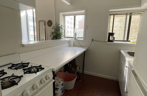 Tudor City Apartment | Sunny Corner Unit Studio Apartment in Midtown East