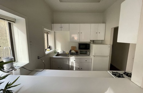 Tudor City Apartment | Sunny Corner Unit Studio Apartment in Midtown East
