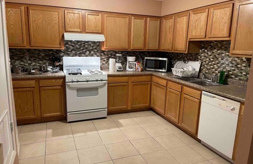 Casa Grande House | Sunny & Cozy Desert Oasis ~ Central Location ~ Pkg