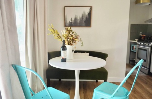 West Covina House | Sunny Days Tiny House - newly renovated with private entrance, pool & view