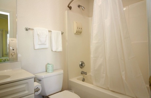 Bermuda Bay House | Sunny Daze at Bermuda Bay, Easy Access to the Beach & Clubhouse Amenities!