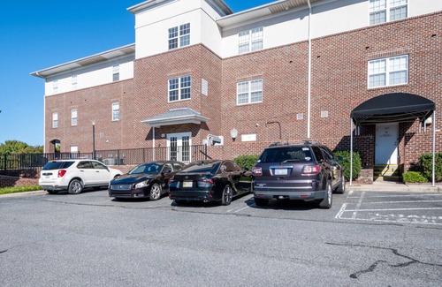 Concord Condo | Sunny Daze · Sunny Daze- Chic condo close to NASCAR