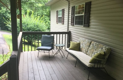 Jacksboro House | Sunny Disposition - lakefront, quiet cove