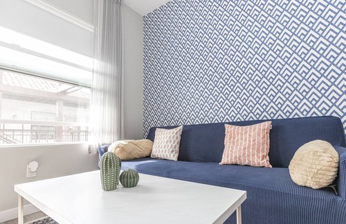 Old Town House | Sunny Downtown Apt. Walk to All. Parking/HBO/WiFi - Long Term Discounts