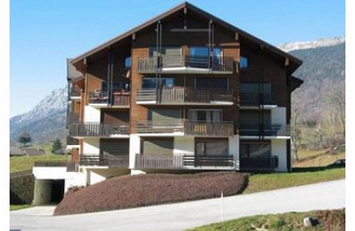 Saint-Jean-de-Sixt Apartment | Sunny Duplex with Balcony, 6 Guests, Near Ski Resorts