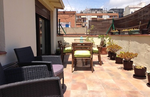 L'Hospitalet de Llobregat Condo | Sunny and quiet penthouse with large terrace. WIFI.