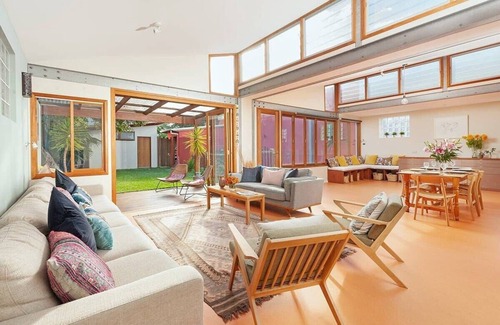 Tamarama House | Sunny Family Beach House