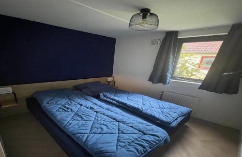 Ewijk House | Sunny Family Bungalow by the Lake