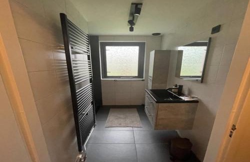 Ewijk House | Sunny Family Bungalow by the Lake