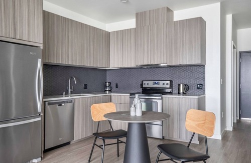 Yesler Terrace Apartment | Sunny First Hill 1BR w/Gym, Roof & Lounge, nr Pioneer Sq, by Blueground