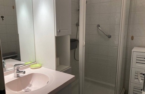 Amelie-les-Bains-Palalda Apartment | Sunny 2-Bedroom Apartment with Terrace & Garage, Close to Center and Spa