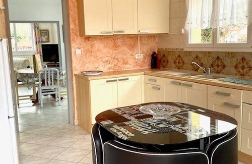 Amelie-les-Bains-Palalda Apartment | Sunny 1-Bedroom Apartment with A/C, WiFi, Parking, and Balcony in Amélie-les-Bains