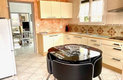 Amelie-les-Bains-Palalda Apartment | Sunny 1-Bedroom Apartment with A/C, WiFi, Parking, and Balcony in Amélie-les-Bains