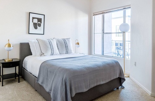 Central District Apartment | Sunny Fremont 1BR w/ W/D, Pool, Gym, Parking, walk to BART, by Blueground