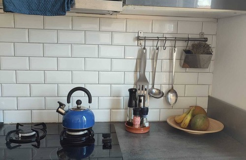 1st Arrondissement Apartment | Sunny, fully-equipped apartment with balcony in central Marseille.