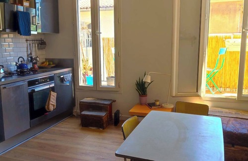 1st Arrondissement Apartment | Sunny, fully-equipped apartment with balcony in central Marseille.