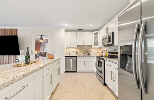 Plantation Villa | Sunny-Haven 3 Bedroom PoolVilla With GameRoom near the Beach & Shopping Centers