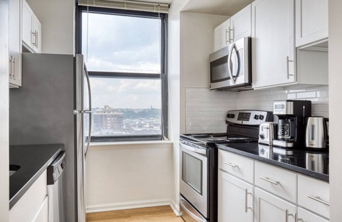 Hoboken Apartment | Sunny Hoboken 1BR w/DM, Gym & Sundeck, nr PATH, by Blueground