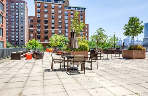 Hoboken Apartment | Sunny Hoboken 1BR w/DM, Gym & Sundeck, nr PATH, by Blueground