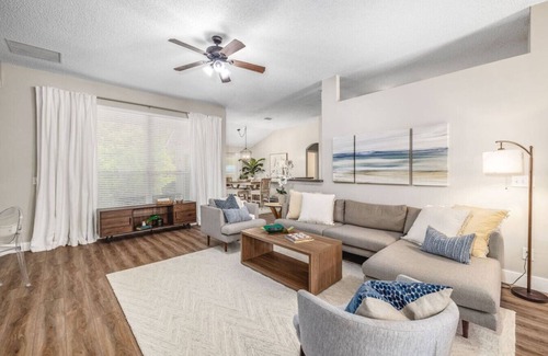 Northside House | Sunny Holiday Escape – Pool + Near Attractions!