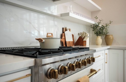Crescenta Highlands Bed & Breakfast | Sunny Home W View in Tujunga near Universal Studio