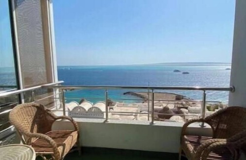 Sakkala Apartment | Sunny Hurghada Beachfront Home with Pool